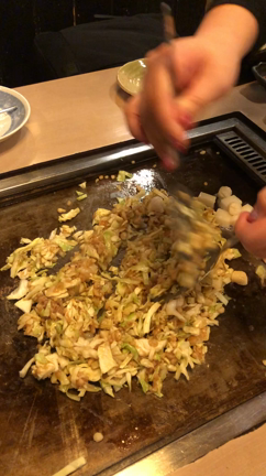 もんじゃ焼き「えびすや」の記事動画