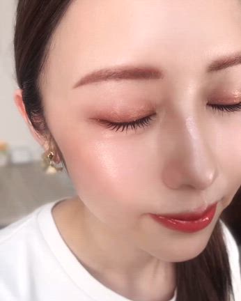 大人のイエベ春にピッタリ❣️ YSLの限定アイシャドウの記事動画