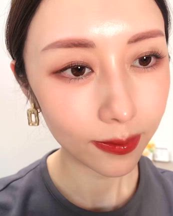 上品ブラウンに潜む大人の色気と洒落感！CHANELの限定アイシャドウの記事動画