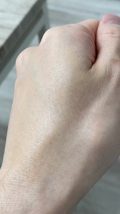 「適度なツヤを残す」崩れ防止パウダー【NARSのリフ粉】が実は敏感肌でも使える！成分と使い方解説の記事動画