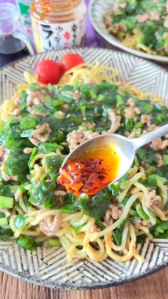 安い焼きそば麺が大変身！美味しすぎて一瞬で食べてしまったニラ麺の記事動画