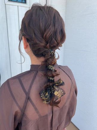 お呼ばれヘアセットの記事動画