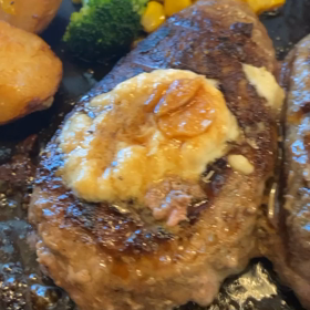 爆弾ハンバーグの画像