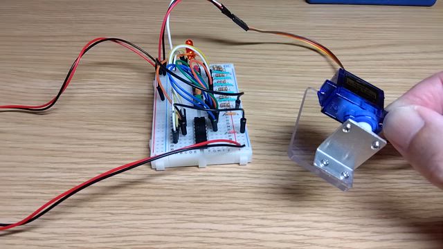 二足歩行ロボットの自作(4)(脚の試作)の記事動画