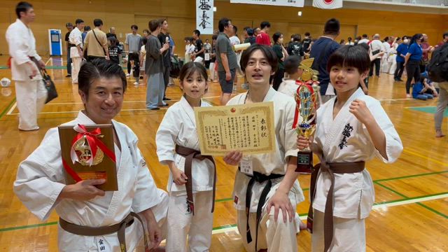 埼玉県空手道場選手権大会型シニア部門優勝です！の記事動画