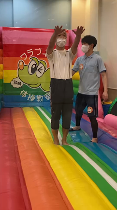 ランチタイムからのバク宙教室への記事動画