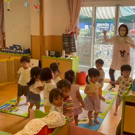 りす組　体  操(バナナなの？)②の画像