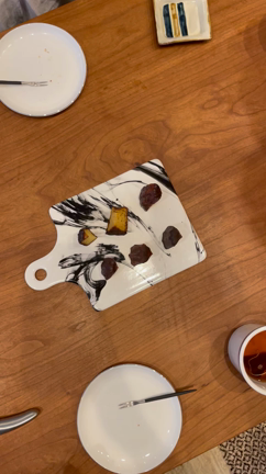 カヌレ食べ比べ。の記事動画