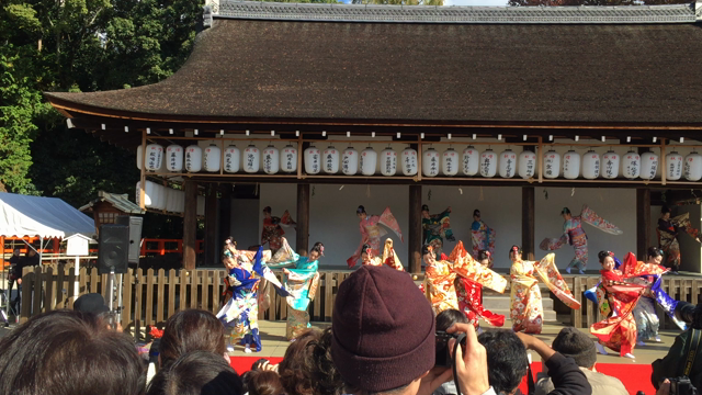 上賀茂神社式年遷宮 京小町踊り子隊の記事動画