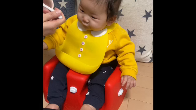 はじめての離乳食♡の記事動画