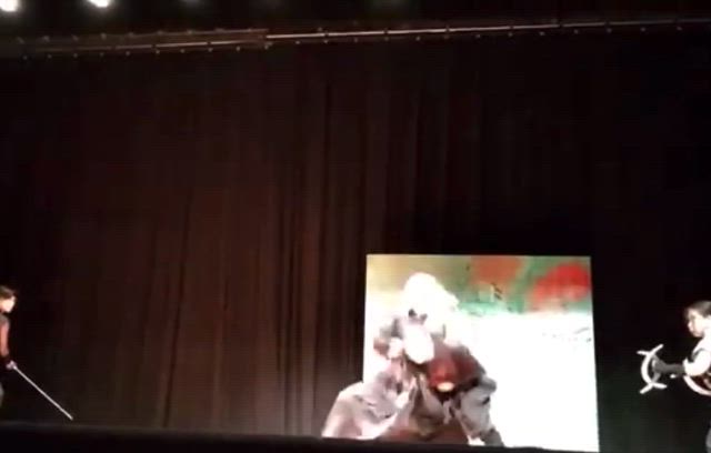 侍祭出演の記事動画