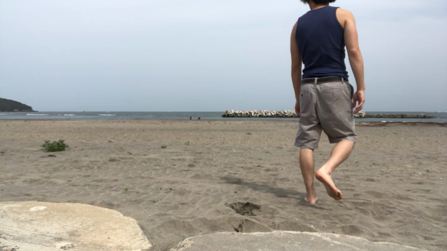合宿の下見で海にの記事動画