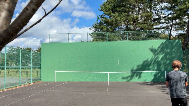 二ツ井まで30分、コート休み!? それでも壁に挑む48歳テニス馬鹿の記事動画