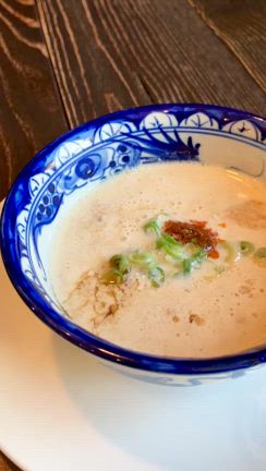 天津飯風オムライスにごはんパンサラダ久々！の記事動画