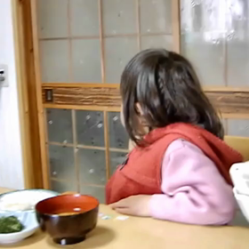 さえりんの❤️て❗テ❗テレビ面白い❓ママに請求するさえりん❗の画像