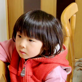 さえりんの❤️あ❗ア❗朝ごはん食べてる❓テレビ見ながらお行儀悪いぞの画像