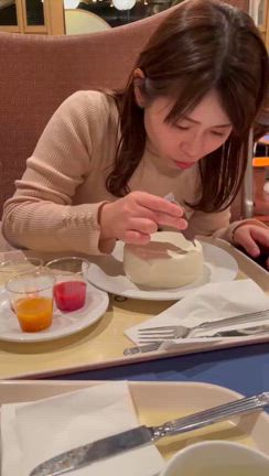 ホライズンベイレストランでバースデーケーキの記事動画