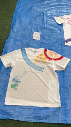 わくわくミュージカルカンパニー25周年記念公演の衣装のTシャツペイントやりました！の記事動画