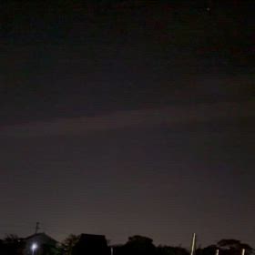 夜空に不思議な光景の画像