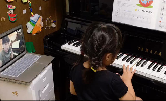 Rちゃん レッスン風景18 ♫指番号♫即興演奏の記事動画