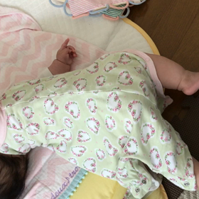 寝返りの画像