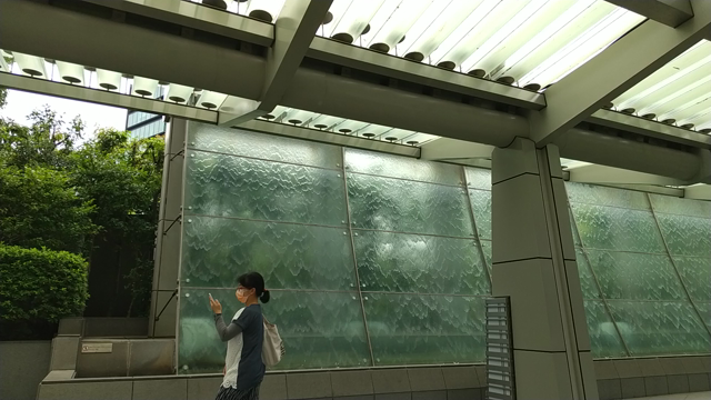 東京3日目毛利庭園の記事動画