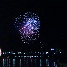 隅田川の花火大会の画像