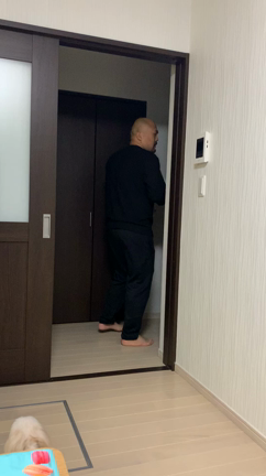 ティッシュ配給おじさんの記事動画