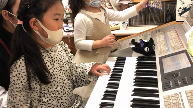 妹ちゃんと一緒に…楽しくレッスンできたねの記事動画