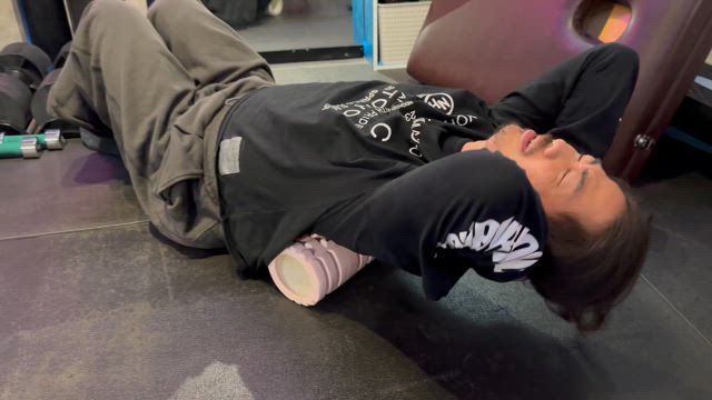 小道具にボコられてた翼氏の記事動画