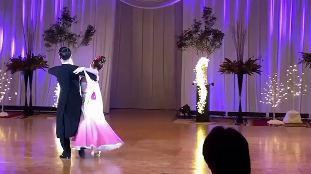 ダンスのクリスマスホテルパーティー☆の記事動画