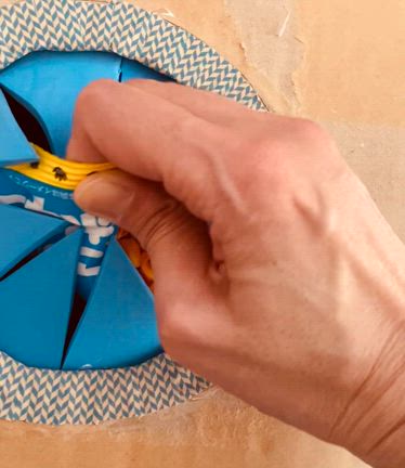 【抽選箱 手作り】ダンボールでDIY！目隠しシートはダイソーのスポンジシートで簡単にの記事動画