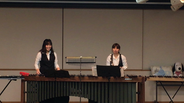 七田なんば教室・イスク英語学院　クリスマス会　　ピコ太郎もAKBも登場！の記事動画
