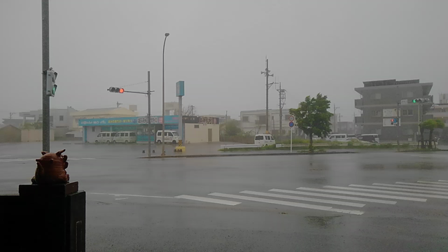 石垣島は台風１２号の目に入りそうですの記事動画