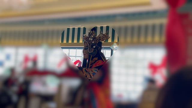 火鍋と変面ショーの記事動画