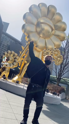 Takashi Murakami GOLD Haha Bangla Manus!!の記事動画