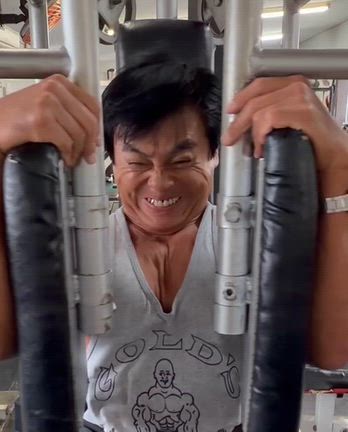 定年おやじ人工股関節置換手術後３２７日目　今日のリハビリトレわの記事動画