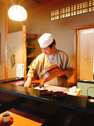 鶴屋吉信本店の記事動画