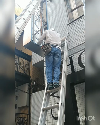 看板蛍光灯交換作業⛑の記事動画