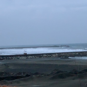 3月1日千葉北、東浪見の朝の波の画像