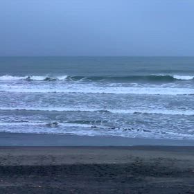 3月10日千葉北、東浪見の朝の波の画像