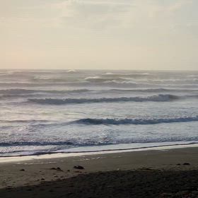 3月27日千葉北、東浪見の朝の波の画像