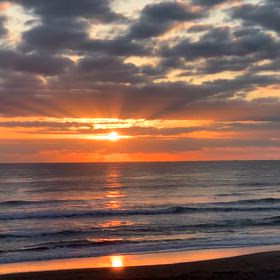 2月10日千葉北、東浪見の朝の波の画像