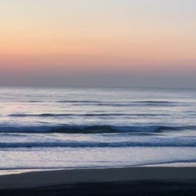 4月2日千葉北、東浪見の朝の波の画像