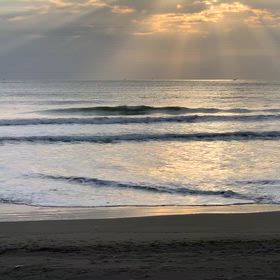 3月9日千葉北、東浪見の朝の波の画像