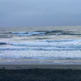 3月25日千葉北、東浪見の朝の波の画像