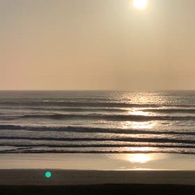 4月11日千葉北、東浪見の朝の波の画像