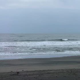 5月15日千葉北、東浪見の  朝の波の画像