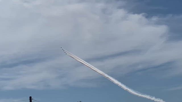 素敵便とブルーインパルスの記事動画