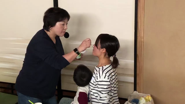 「自分で食べる」 「五感を使った食事」 この二点で プロの皆さまにお伝えしますの記事動画